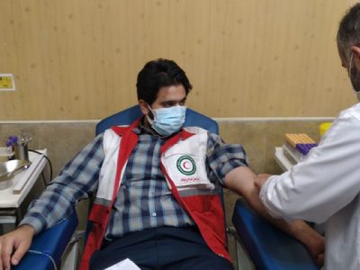 اهدای خون ۹۰ هلال احمری به نیازمندان