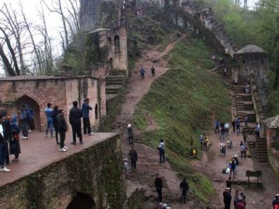 قلعه رودخان فومن پربازدیدترین تفرجگاه گیلان در نوروز