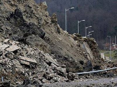 ریزش کوه در دفراز عمارلو/ به کسی آسیب نرسید