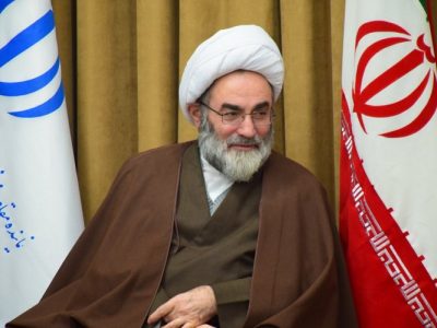 حوزه های علمیه طلاب تراز انقلاب تربیت کنند