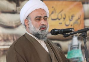 مدیر بودن در مقابل ولایت را تمرین کنیم/ زرق و برق دنیا عده ای را کور کرده