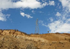 خطوط فشار قوی با برداشت غیرمجاز از معدن در معرض تهدید است