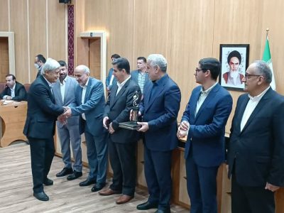 ۱۶ صادرکننده نمونه گیلانی موفق به اخذ تندیس صادرات شدند/ برنامه ریزی اعزام ۲۰ هیئت تجاری برای توسعه مراودات خارجی