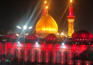 این حسین کیست که عالم دیوانه اوست؟!