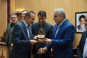 اداره کل بیمه سلامت گیلان رتبه اول در بین کلیه دستگاه های اجرایی در جشنواره شهید رجایی را کسب کرد