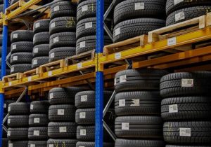 لاستیک نداشته گیلانیها در انبار یک لاستیک فروش پیدا شد