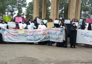 تجمع اعتراضی بانوان مطالبه‌گر و دانشجویان بسیجی در اعتراض به بی‌حجابی