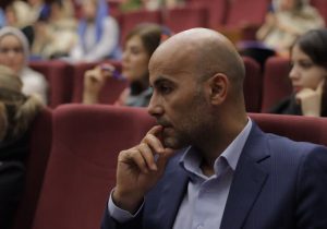 بزرگترین قهرمانان مربی دارند!