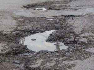 وضعیت اسفناک آسفالت معابر شهری در آستانه‌اشرفیه