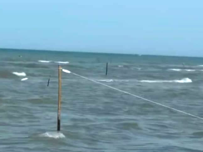 نجات ۳ کودک از چنگال تورهای ماهیگیری در سواحل رشت