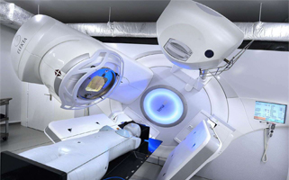 «رادیوتراپی» هدیه رئیس دانشگاه علوم پزشکی گیلان به بیماران