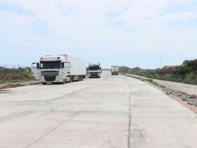 آغاز تردد موقت کامیونهای ترانزیتی از پایانه مرزی جدید آستارا