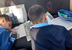 این معلمان در جنگ رمضان با بی‌سوادی می‌جنگند