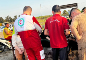 نجات سه بانوی شناگر و یک مادر باردار از غرق‌شدگی در سواحل رشت